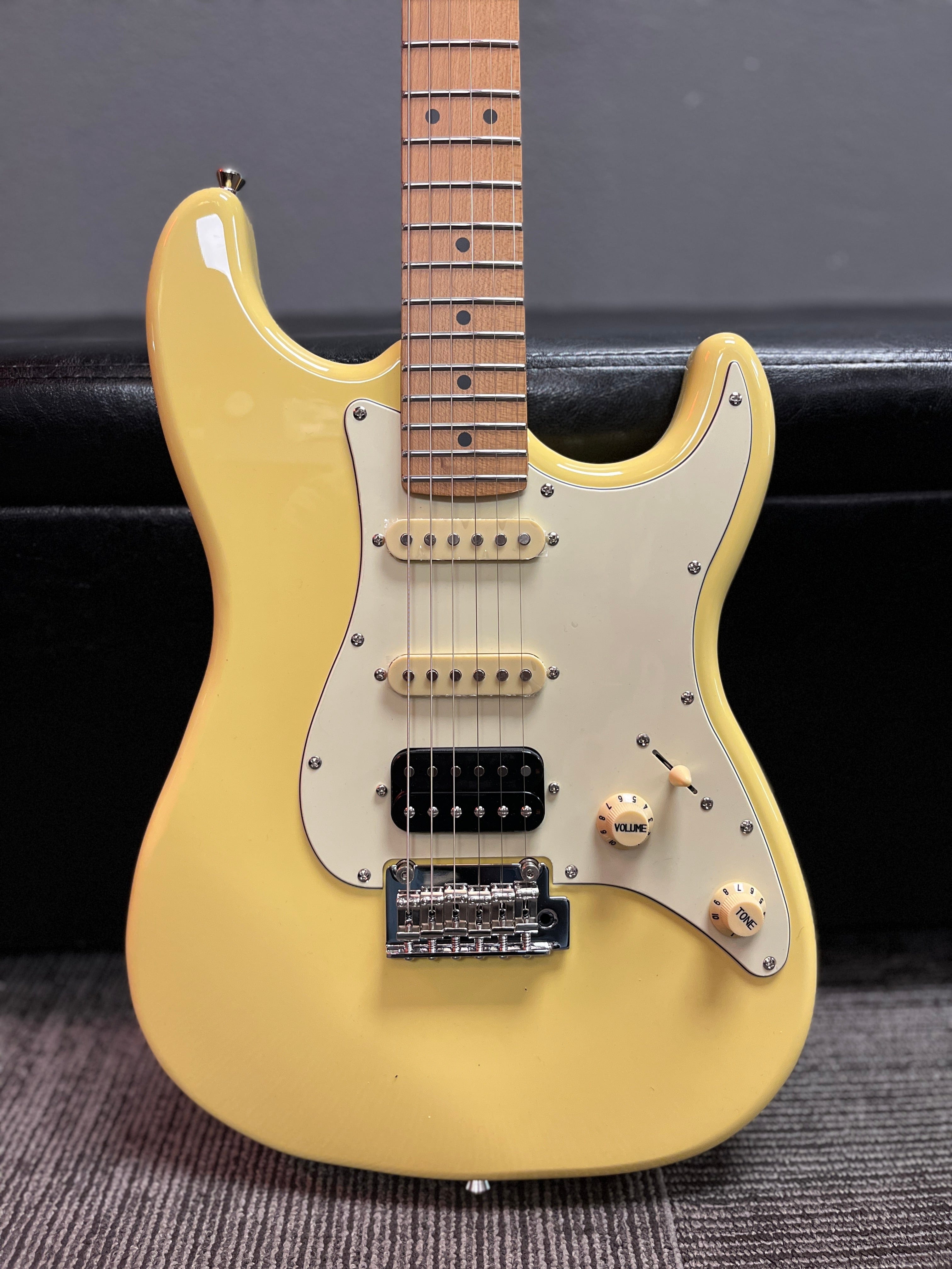 Jet JS-400 Electric Guitar Vintage Yellow - RiverCity Rock Star Jet JS-400 Electric Guitar Vintage Yellow - RiverCity Rock Star